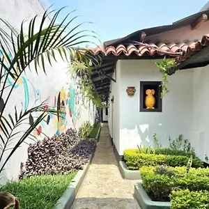 https://casa-nikte.guatemalaantiguahotels.com